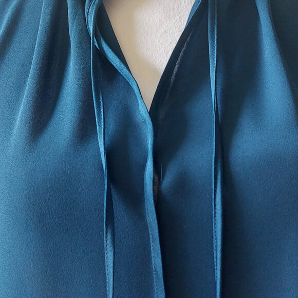 Rose & Olive Blue Blouse Sz M - Picture 4 of 8